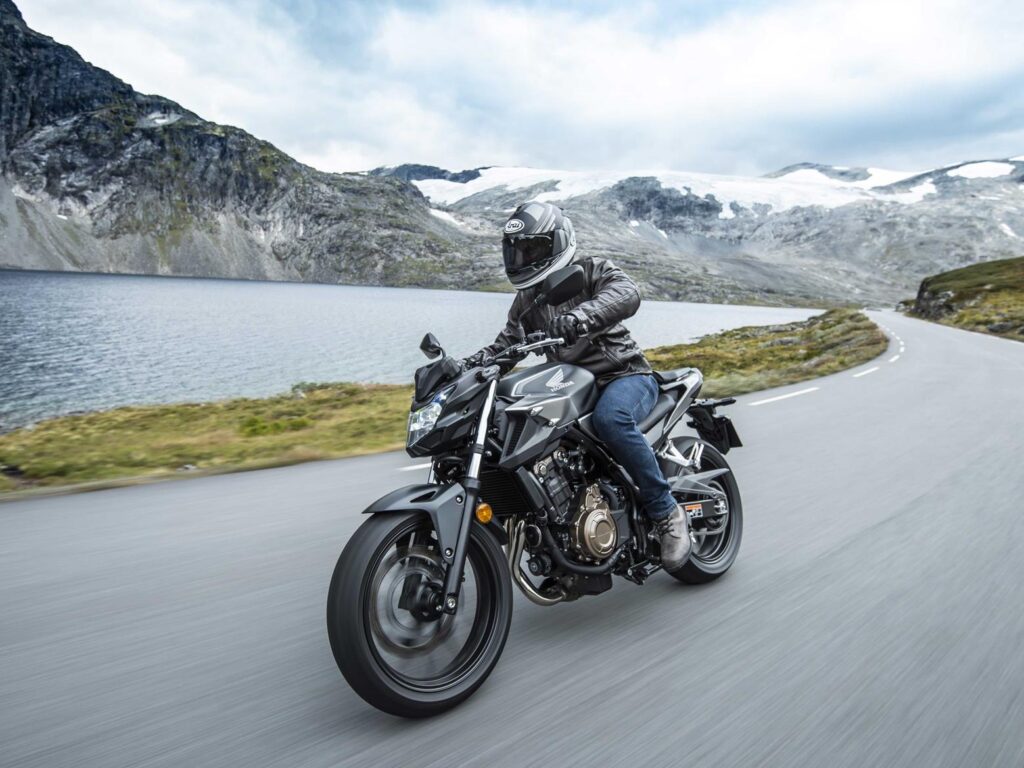 CB500F riding