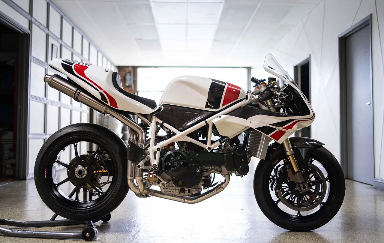 A Ducati 748 új, lecsupaszított külsőt kapott a Championship Cycles-tól 1 A Ducati 748 új, lecsupaszított külsőt kapott a Championship Cycles-tól