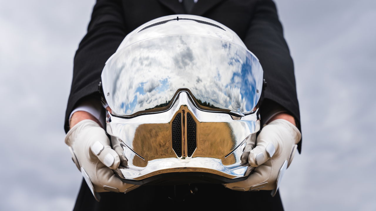 Ruroc bemutatja az exkluzív Chrome és Eclipse AT4.0 karbon sisakokat! 1 Ruroc bemutatja az exkluzív Chrome és Eclipse AT4.0 karbon sisakokat!