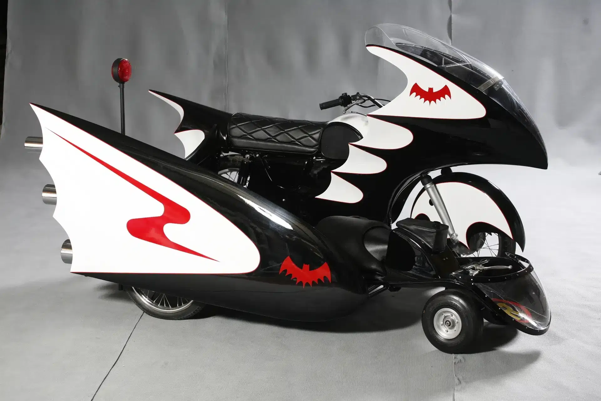 "Kalapács alá kerül egy különleges 'Batman' Yamaha RD250 Olaszországban!" 1 scraped 7268