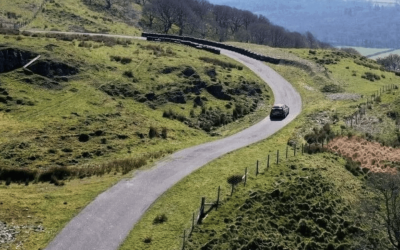 Futófarm eladó Walesben – 3,2 km-es versenypályával!