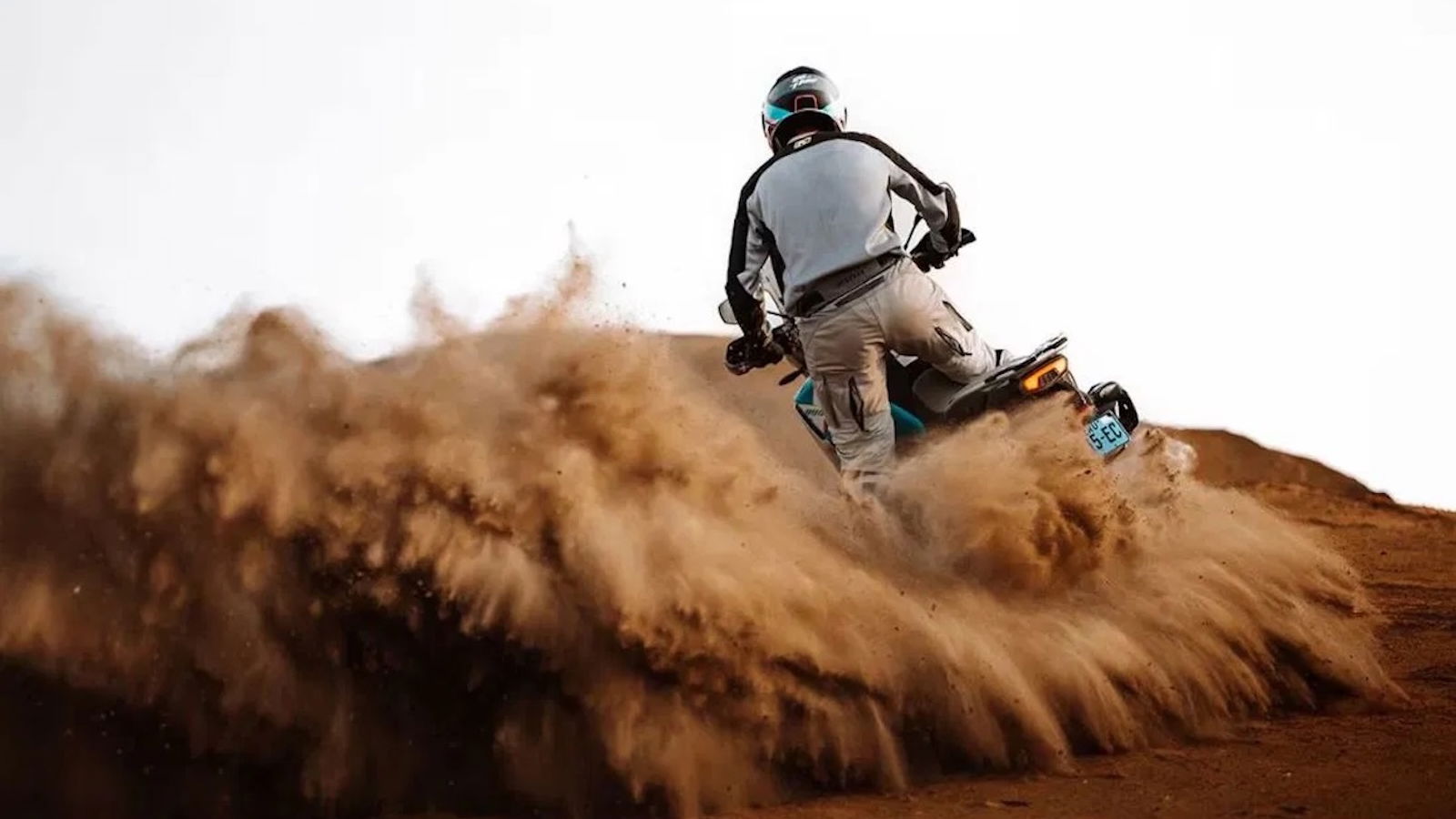 CFMoto 1000 MT-X: Kalandmotor bemutató az EICMA-n! 1 CFMoto 1000 MT-X: Kalandmotor bemutató az EICMA-n!
