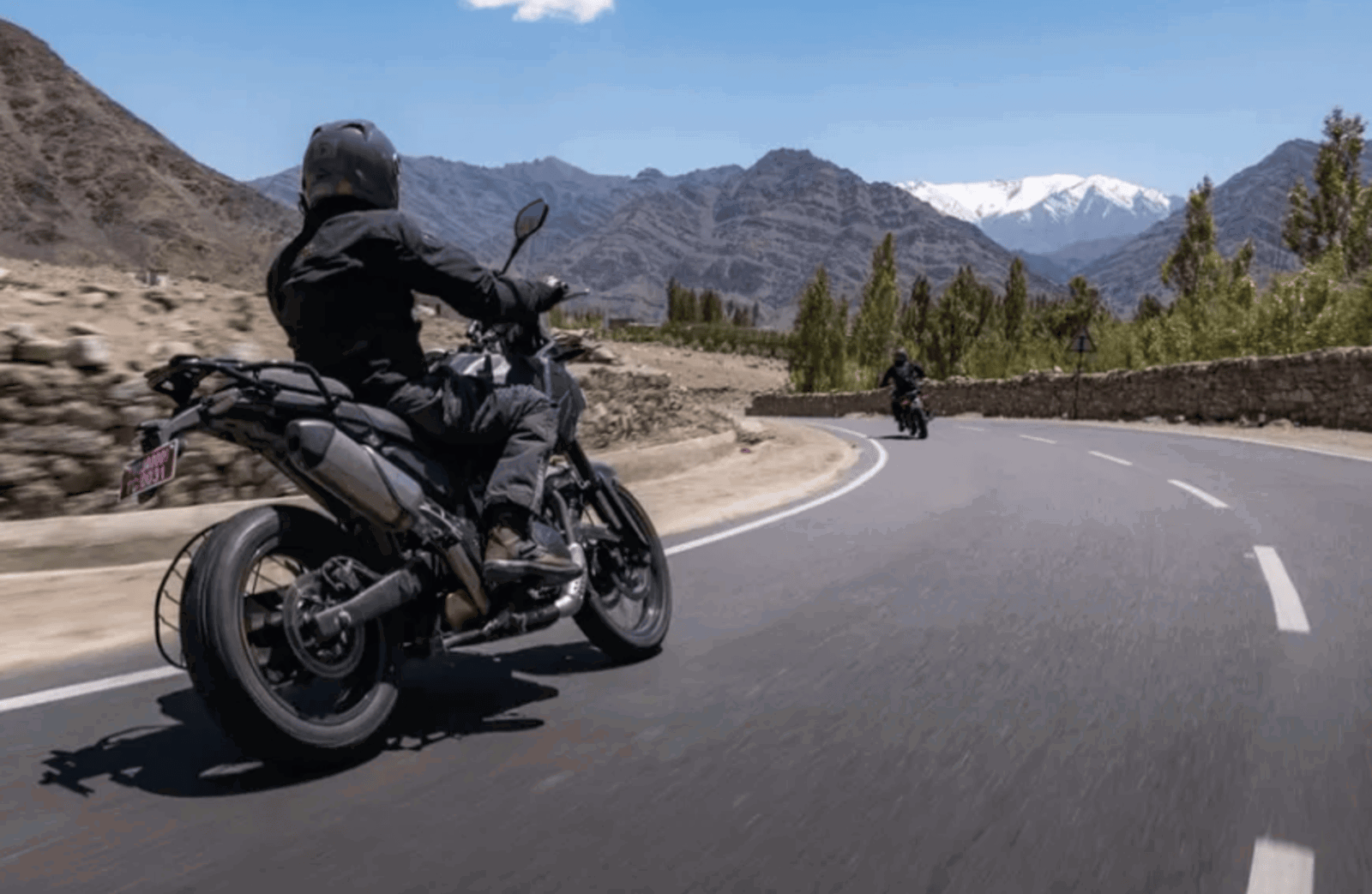 Himalayan 750: Új Royal Enfield bemutató az EICMA-n! 2 Himalayan 750: Új Royal Enfield bemutató az EICMA-n!