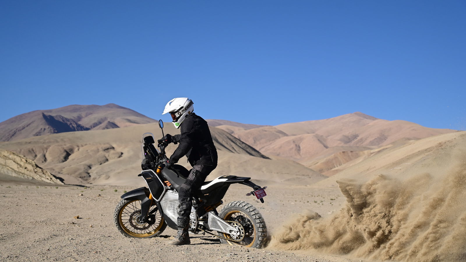 Royal Enfield elektromos Himalayan tesztelési titkai napvilágra kerültek! 1 Royal Enfield elektromos Himalayan tesztelési titkai napvilágra kerültek!