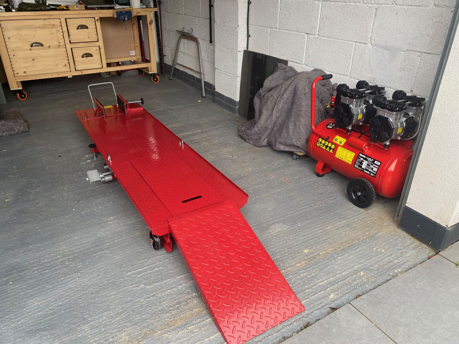 CML7 Hidraulikus Kerékpáremelő: Próbáld ki most! 2 CML7 Hidraulikus Kerékpáremelő: Próbáld ki most!