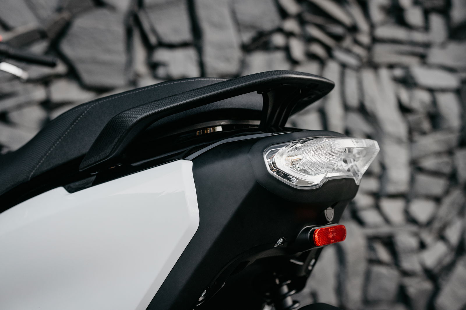 LS1 robogó: Új korszak a Zero Motorcycles-tól Európában!