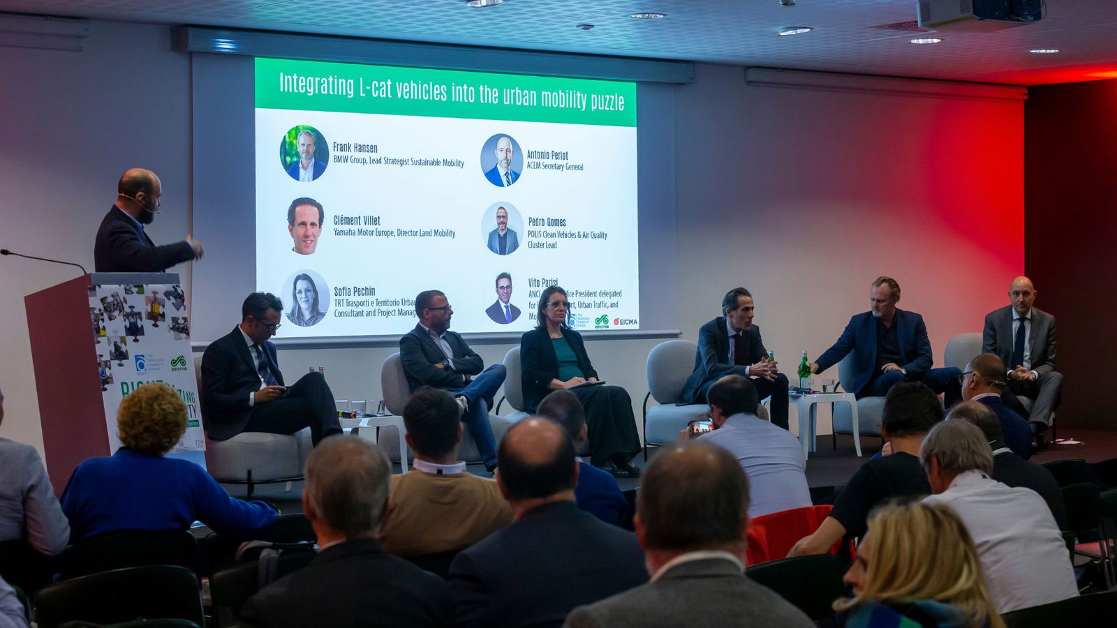 L-kategóriás motorok: Megoldás az európai városi közlekedésre! 2 L-kategóriás motorok: Megoldás az európai városi közlekedésre!