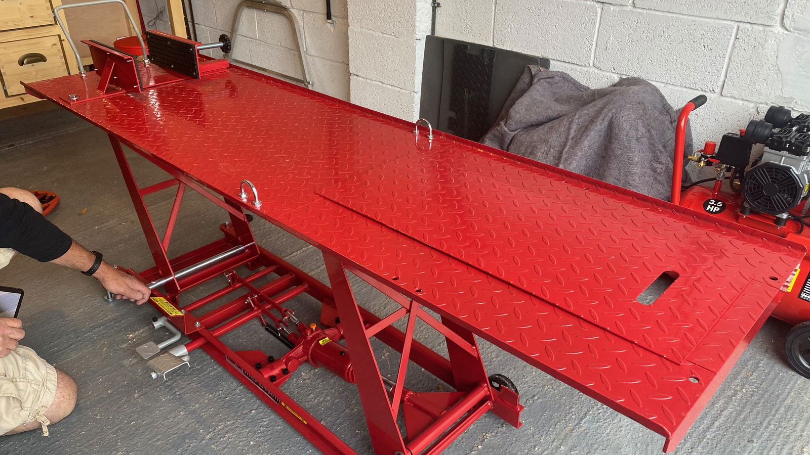 Clarke CML7 Hidraulikus Kerékpáremelő Teszt: Megéri az Árát?